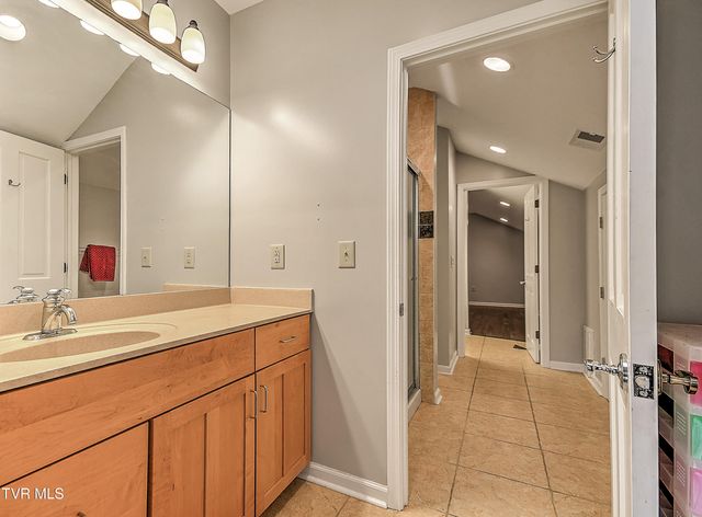 136 Triple H Lane, Jonesborough, TN 37659