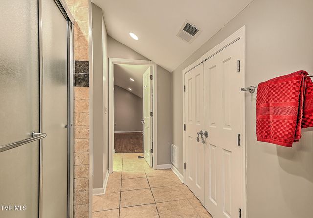 136 Triple H Lane, Jonesborough, TN 37659