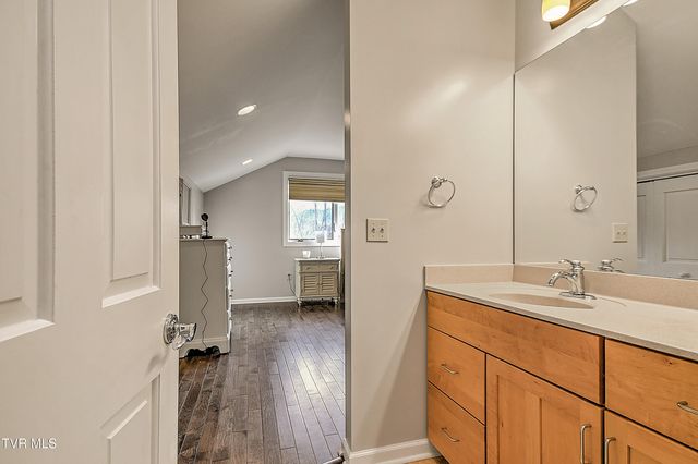 136 Triple H Lane, Jonesborough, TN 37659