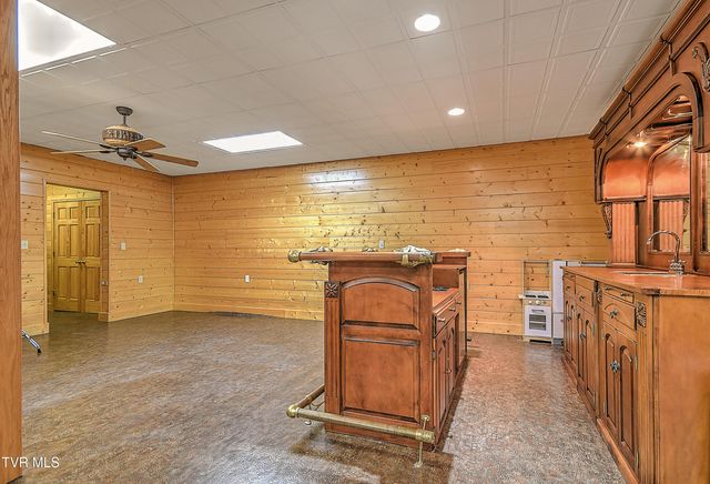 136 Triple H Lane, Jonesborough, TN 37659