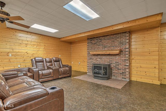 136 Triple H Lane, Jonesborough, TN 37659