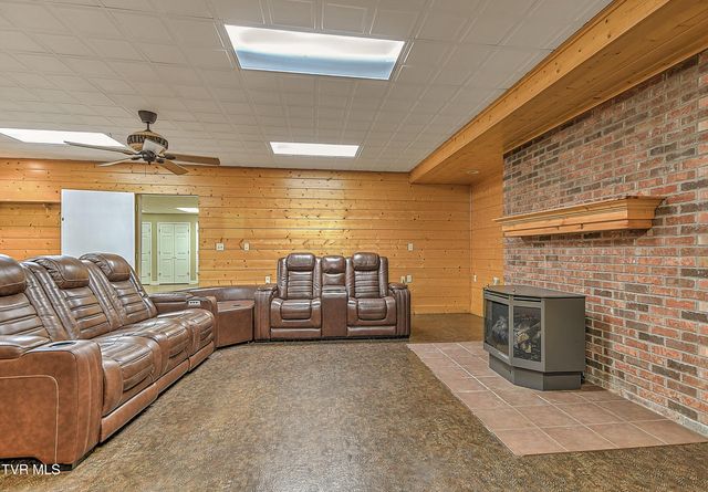 136 Triple H Lane, Jonesborough, TN 37659