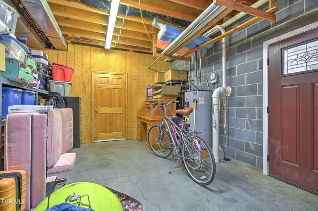 136 Triple H Lane, Jonesborough, TN 37659