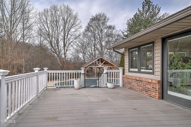 136 Triple H Lane, Jonesborough, TN 37659