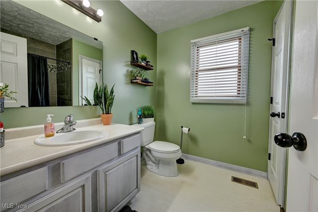 9559 Trail Bottom Road NW, Dundee, OH 44624