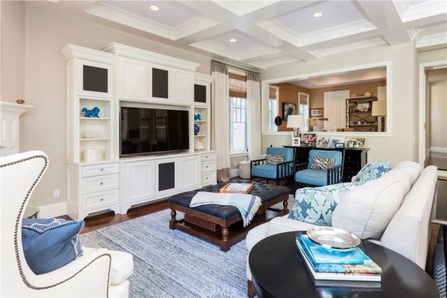 2705 Palm Avenue, Manhattan Beach, CA 90266