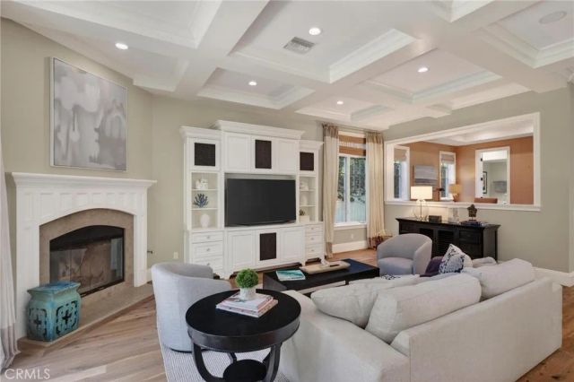 2705 Palm Avenue, Manhattan Beach, CA 90266
