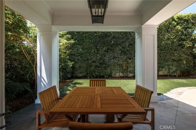 2705 Palm Avenue, Manhattan Beach, CA 90266