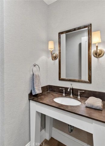 2705 Palm Avenue, Manhattan Beach, CA 90266