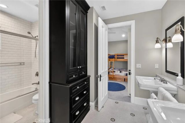 2705 Palm Avenue, Manhattan Beach, CA 90266