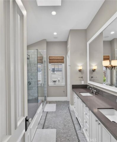 2705 Palm Avenue, Manhattan Beach, CA 90266
