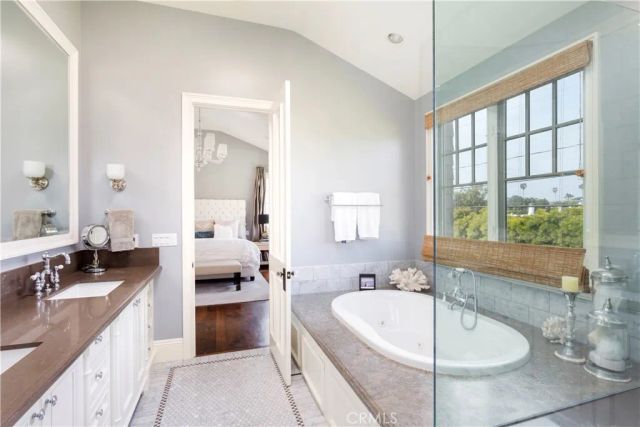2705 Palm Avenue, Manhattan Beach, CA 90266