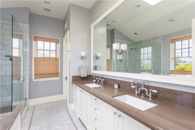 2705 Palm Avenue, Manhattan Beach, CA 90266