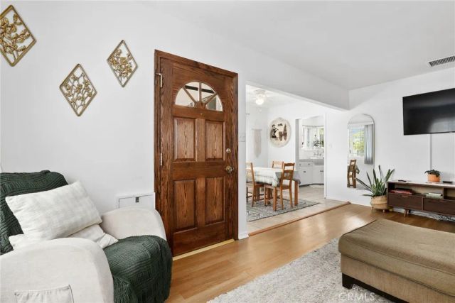 2129 N Pepper Street, Burbank, CA 91505