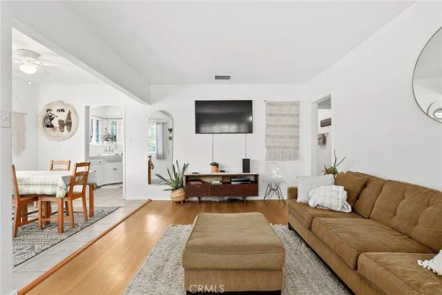 2129 N Pepper Street, Burbank, CA 91505