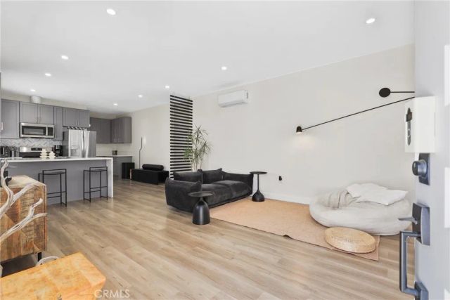 2129 N Pepper Street, Burbank, CA 91505