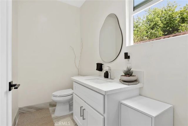 2129 N Pepper Street, Burbank, CA 91505