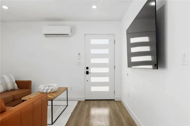 2129 N Pepper Street, Burbank, CA 91505