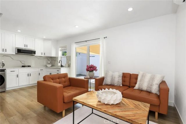 2129 N Pepper Street, Burbank, CA 91505