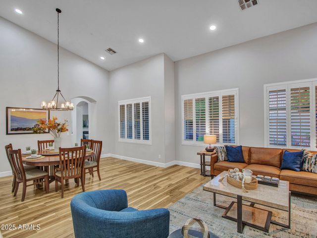 8616 W CLARA Lane, Peoria, AZ 85382