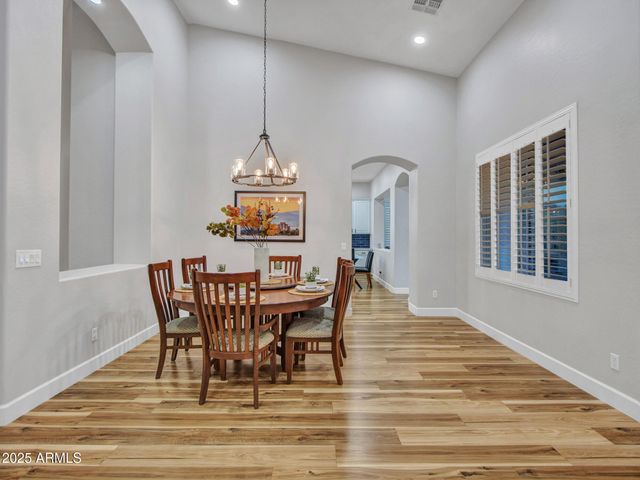 8616 W CLARA Lane, Peoria, AZ 85382