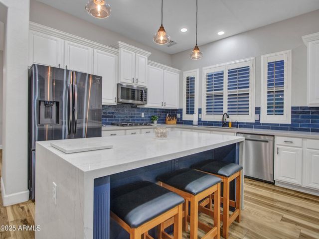 8616 W CLARA Lane, Peoria, AZ 85382