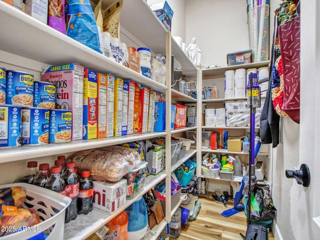 8616 W CLARA Lane, Peoria, AZ 85382