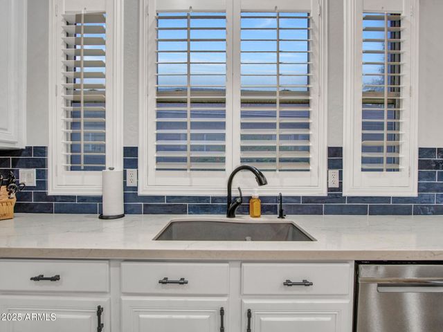 8616 W CLARA Lane, Peoria, AZ 85382