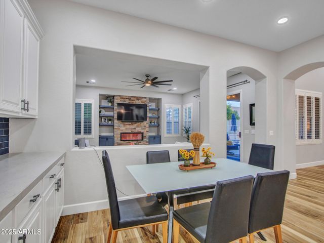 8616 W CLARA Lane, Peoria, AZ 85382