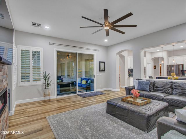 8616 W CLARA Lane, Peoria, AZ 85382