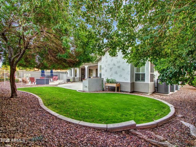 8616 W CLARA Lane, Peoria, AZ 85382