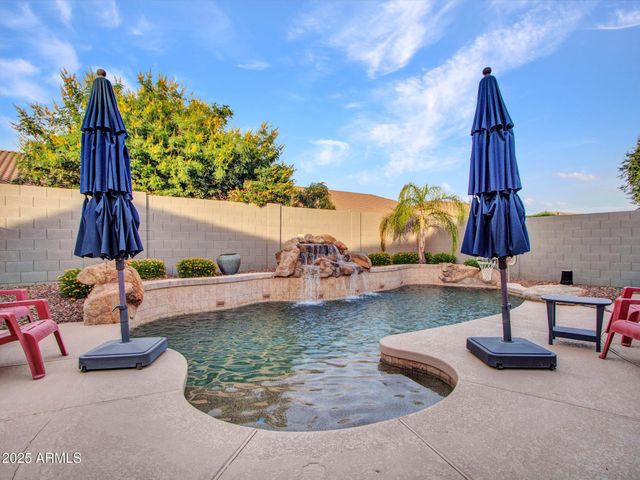 8616 W CLARA Lane, Peoria, AZ 85382