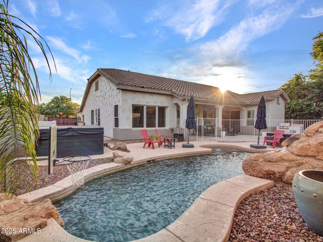 8616 W CLARA Lane, Peoria, AZ 85382