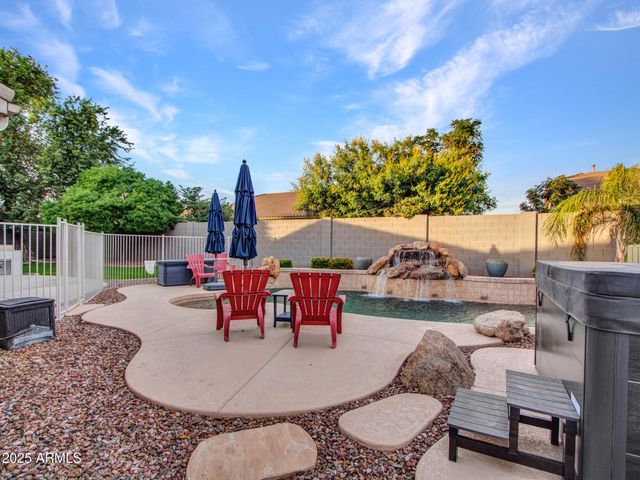 8616 W CLARA Lane, Peoria, AZ 85382