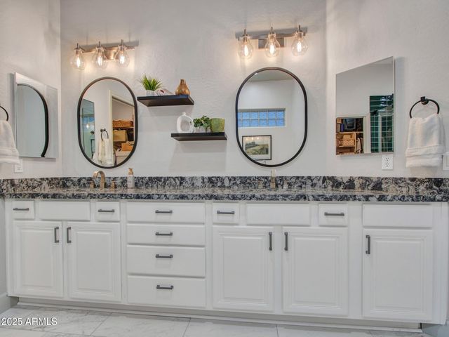 8616 W CLARA Lane, Peoria, AZ 85382