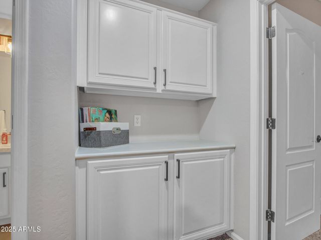 8616 W CLARA Lane, Peoria, AZ 85382