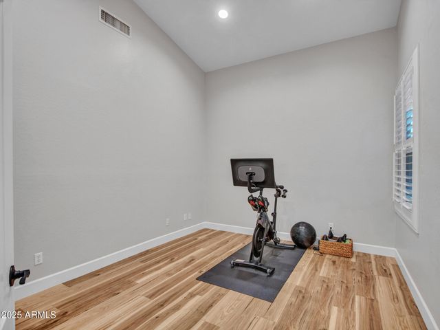 8616 W CLARA Lane, Peoria, AZ 85382