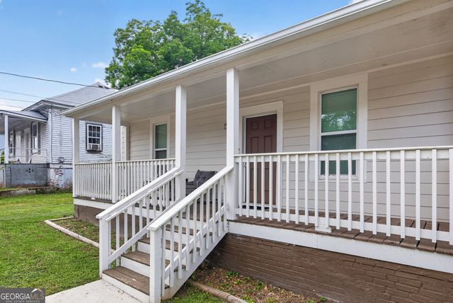 128 Grady Smith Street, Grantville, GA 30220