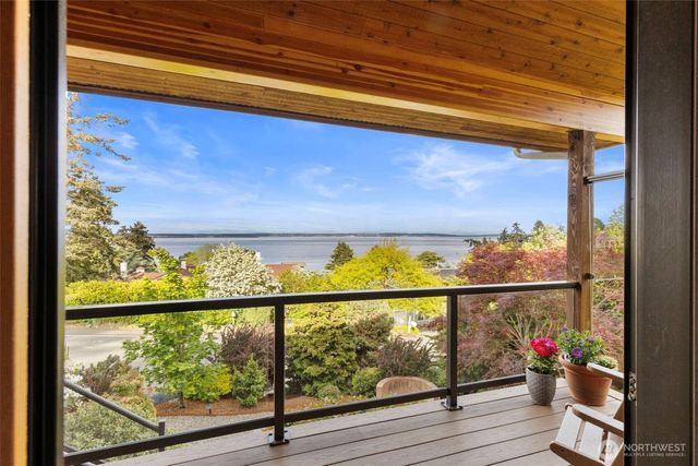 1323 Jackson Street, Port Townsend, WA 98368