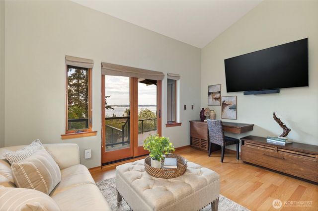 1323 Jackson Street, Port Townsend, WA 98368