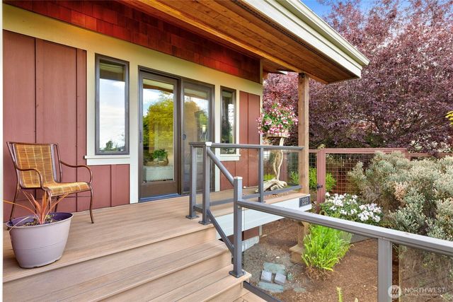 1323 Jackson Street, Port Townsend, WA 98368