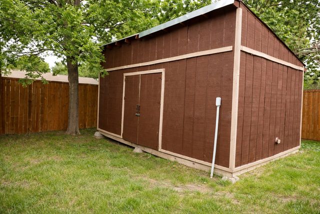 5229 Cook Circle, The Colony, TX 75056