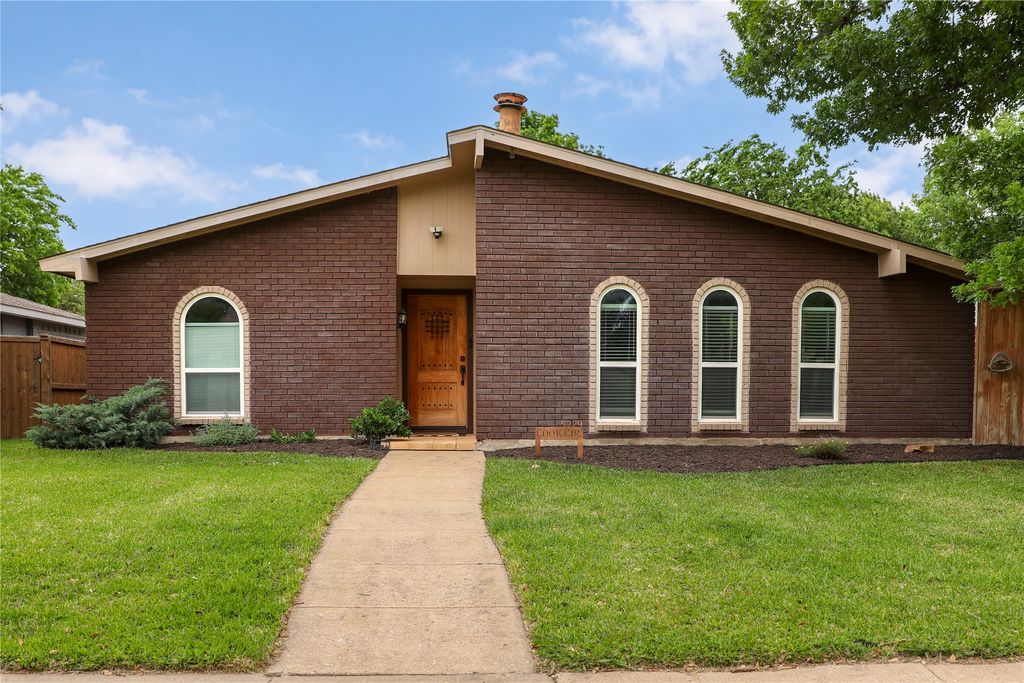 5229 Cook Circle, The Colony, TX 75056