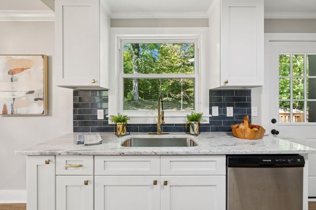 428 Coventry Dr, Nashville, TN 37211