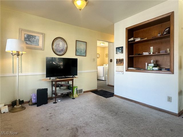 812 Hartzell Avenue, Niles, OH 44446