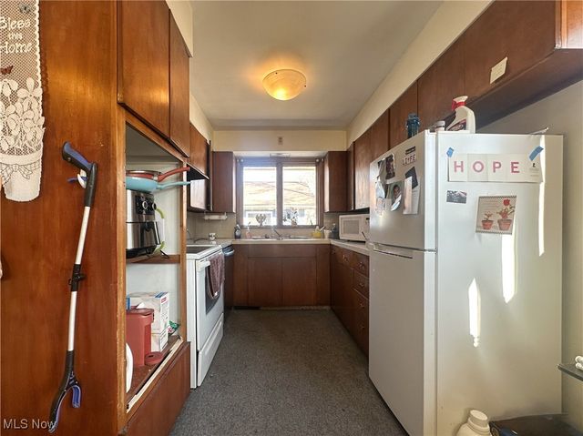 812 Hartzell Avenue, Niles, OH 44446