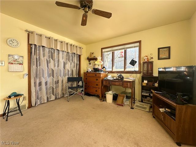 812 Hartzell Avenue, Niles, OH 44446