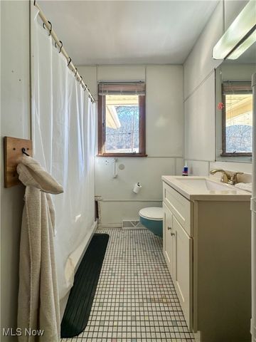 812 Hartzell Avenue, Niles, OH 44446