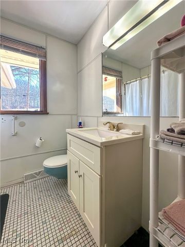 812 Hartzell Avenue, Niles, OH 44446