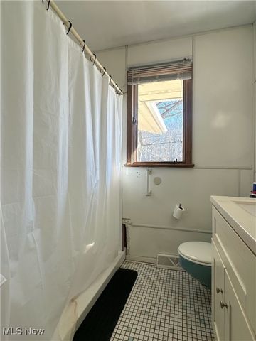 812 Hartzell Avenue, Niles, OH 44446